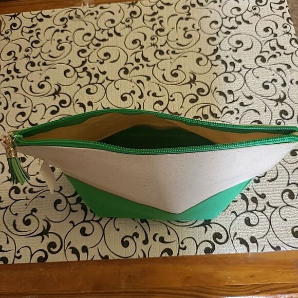 Mainstreet Collection Cosmetic Bag - Picture 3 of 5